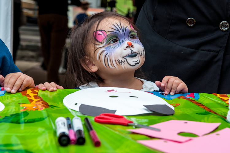 Painted faces at the Breakfast at the Zoo VIP experience